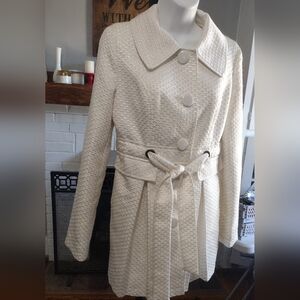 Tulle vintage style scalloped off white fitted trench coat